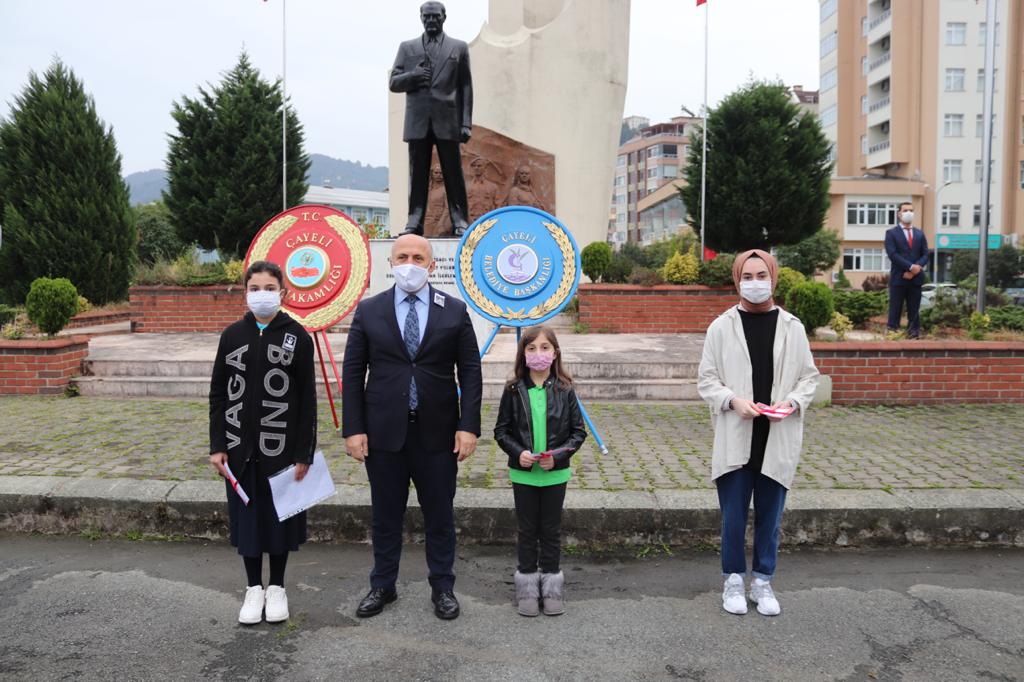 ULU ÖNDER ATATÜRK İÇİN İLÇEMİZDE TÖREN DÜZENLENDİ